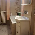 Apartment Old Budget-friendly 2br Near Mamaia With Free Ac *
