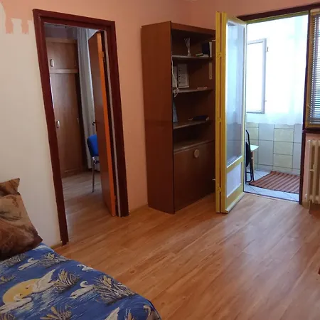 Old Budget-friendly 2br Near Mamaia With Free Ac *